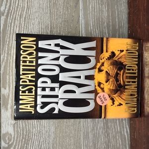 Step on a crackpot James patterson hard back